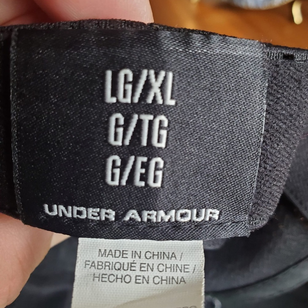 Under armour hat - Picture 5 of 9
